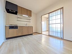 グランシャリオ C棟 201号室 2階3DKのリビング/ダイニング