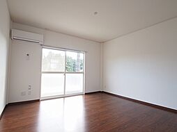 ルネサンス見川 102号室 1階1Kのリビング/ダイニング