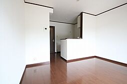 メゾンSMILE V 102号室 2LDKのリビング/ダイニング