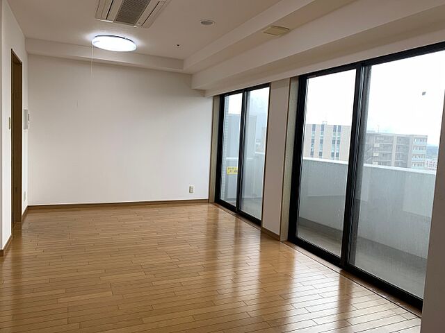 リビング/ダイニング 三の丸グランキャッスルタワー 12階/1203号室