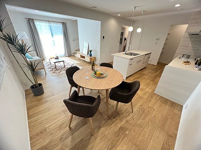 リビング/ダイニング 東大和市芋窪5丁目