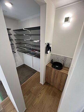 収納 東大和市芋窪5丁目