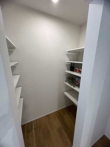 収納 東大和市芋窪5丁目