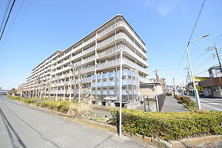 周辺環境 五感で感じる、現地でしかわからない事も沢山ございます。周辺環境なども一緒にご案内いたしますのでお気軽にお問合せください。 (10m)