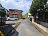 外観：戸建てが立ち並ぶ静かな住宅街。四季折々の移り変わりを感じながら自然と楽しみ、暮らす、そんな毎日を日々の中で感じられる住環境 