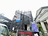 外観：落ち着いた街並みに溶け込む佇まい。丁寧な施工を経て、これから新たな表情を見せてくれるはずです 