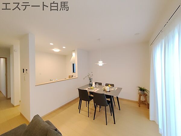 リビング/ダイニングを拡大表示