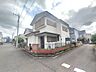 外観：約6m幅員の道路に面しておりお車の運転が苦手な方でも安心して出入りいただけます。 