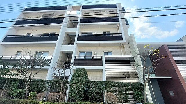 7 / 18