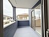 洋室：真ん中の部屋4.62帖からのバルコニー