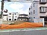 外観：商業施設が徒歩圏内に充実、日々のお買い物も安心な環境です。 