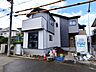 外観：戸建てが立ち並ぶ静かな住宅街。四季折々の移り変わりを感じながら自然と楽しみ、暮らす、そんな毎日を日々の中で感じられる住環境 
