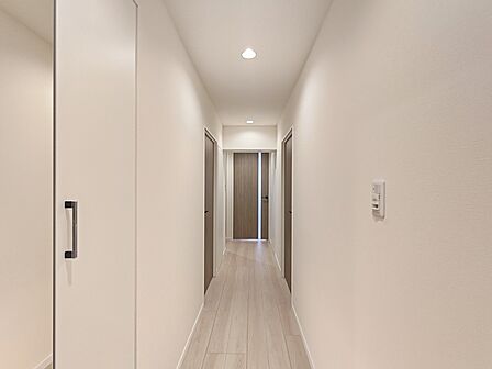室内はフルフラット構造になっています。段差がなく、足腰に不安がある方にも優しいお部屋です。