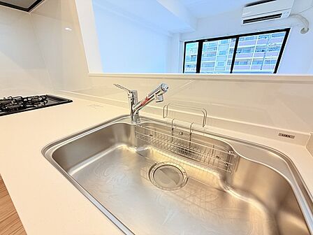 キッチンはオープンカフェスタイルだからリビングとの一体感はバッチリ。毎日のお料理時間も楽しくなりそうです。