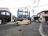 外観：戸建てが立ち並ぶ静かな住宅街。四季折々の移り変わりを感じながら自然と楽しみ、暮らす、そんな毎日を日々の中で感じられる住環境 