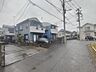 外観：戸建てが立ち並ぶ静かな住宅街。四季折々の移り変わりを感じながら自然と楽しみ、暮らす、そんな毎日を日々の中で感じられる住環境 