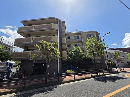 五感で感じる、現地でしかわからない事も沢山ございます。周辺環境なども一緒にご案内いたしますのでお気軽にお問合せください。