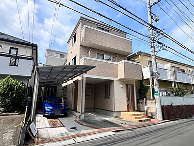 外観:南東道路に面しており日中もたくさんの陽が入ります。風通りや周辺環境など実際に現地にてご確認ください。 外観:南東道路に面しており日中もたくさんの陽が入ります。風通りや周辺環境など実際に現地にてご確認ください。