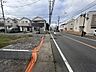 外観：前面道路