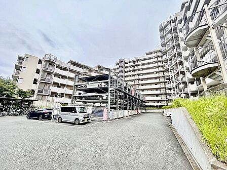 建物の佇まいと調和した機能的な空間が日々の暮らしをスムーズに支えます