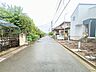 外観：6m幅員の道路に面しておりお車の運転が苦手な方でも安心して出入りいただけます。 