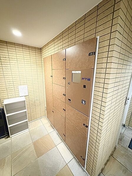 留守時に嬉しい宅配ボックス付き 