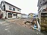外観：戸建てが立ち並ぶ静かな住宅街。四季折々の移り変わりを感じながら自然と楽しみ、暮らす、そんな毎日を日々の中で感じられる住環境 