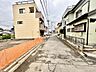 外観：戸建てが立ち並ぶ静かな住宅街。四季折々の移り変わりを感じながら自然と楽しみ、暮らす、そんな毎日を日々の中で感じられる住環境 