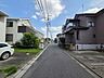 外観：戸建てが立ち並ぶ静かな住宅街。四季折々の移り変わりを感じながら自然と楽しみ、暮らす、そんな毎日を日々の中で感じられる住環境 