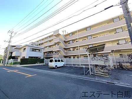 商業施設が徒歩圏内に充実、日々のお買い物も安心な環境です。 