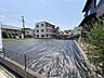 外観：戸建てが立ち並ぶ静かな住宅街。四季折々の移り変わりを感じながら自然と楽しみ、暮らす、そんな毎日を日々の中で感じられる住環境 