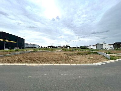 外観:南を空けた配置がしやすい北入り区画、採光にこだわった家づくりが可能。 外観:南を空けた配置がしやすい北入り区画、採光にこだわった家づくりが可能。