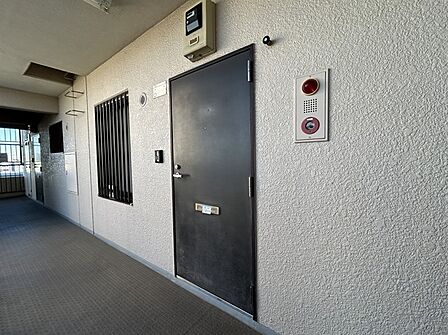 最寄り駅まで徒歩11分の近さ。 忙しい朝が助かる立地、 暮らしにゆとりが生まれます。