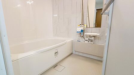 ユニットバスも新規交換。キレイなお風呂で疲れをリフレッシュ。