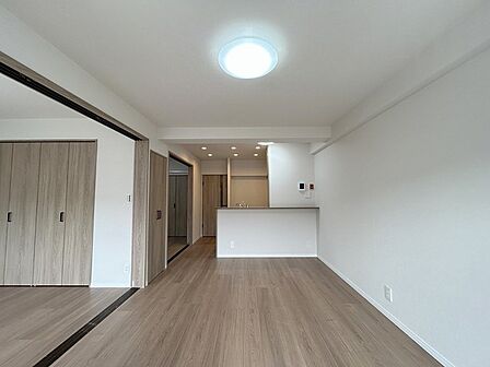 開放的なこの空間がお客様をお出迎えします。 