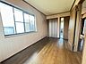 洋室：今からここを誰のお部屋にしようか、そんな洋室。大きさは6.2帖です。 