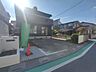 外観：車通りの少ない閑静な住宅地、のびのびした子育てに適します。 