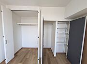 全居室収納スペース付きの物件です。 