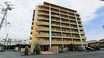 外観:通勤、通学がちょっとした運動にもなる、駅徒歩16分。 外観:通勤、通学がちょっとした運動にもなる、駅徒歩16分。