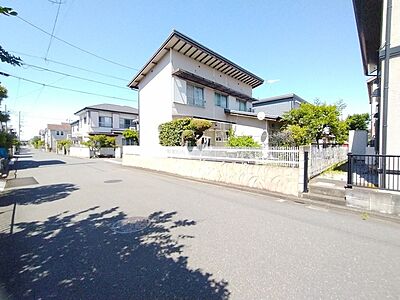 外観：風通し・日当たりに優れる角地。開放感をお楽しみください。 