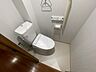 トイレ：新しくお住まいになる方のことを考えて、トイレも新品に交換しました。 