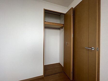 全居室収納スペース付きの物件です。 