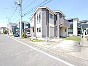 閑静な住宅地で、小さなお子様がいるご家族にも安心。 