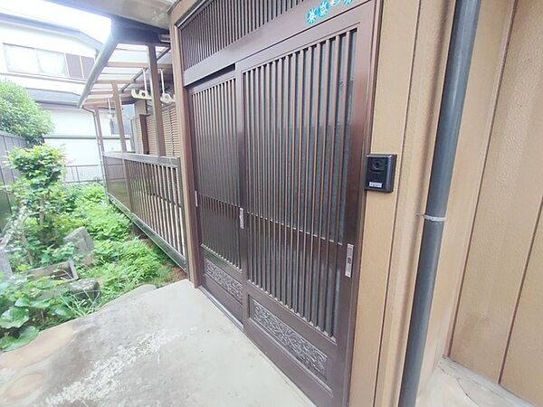 玄関を拡大表示