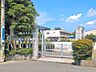周辺：北本市立石戸小学校（800m）
