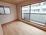 子供部屋：南から明るい光が射し込む、陽だまりの空間。 
