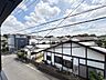 その他：あたりには住宅を中心とした建物が広がります。 