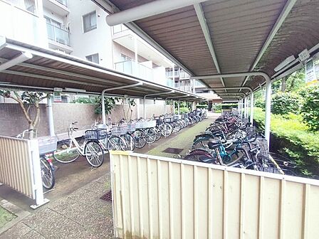 こちらのマンションは、全327戸のコミュニティです。