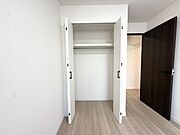 全居室収納スペース付きの物件です。 
