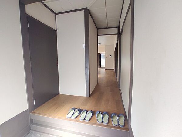 玄関を拡大表示
